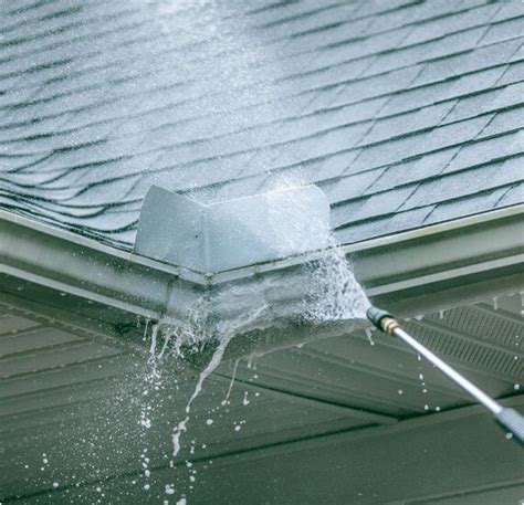 DENVER GUTTER CLEANING .